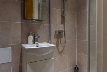 3 bed house, Mackintosh Place, Cathays, Cardiff, CF244RP - Image 5